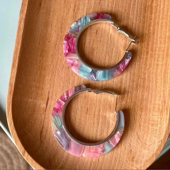 2 LEFT! Acrylic Pink & Blue Marbled Hoop Earrings - Picture 1 of 3
